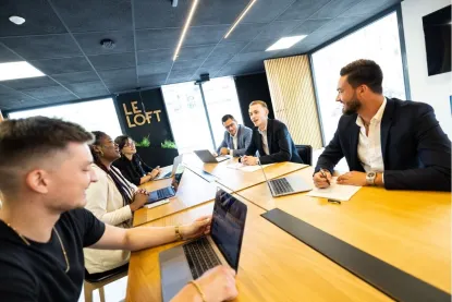 Des étudiants en pleine réunion à Pigier Rouen Des-etudiants-en-pleine-reunion-a-Pigier-Rouen